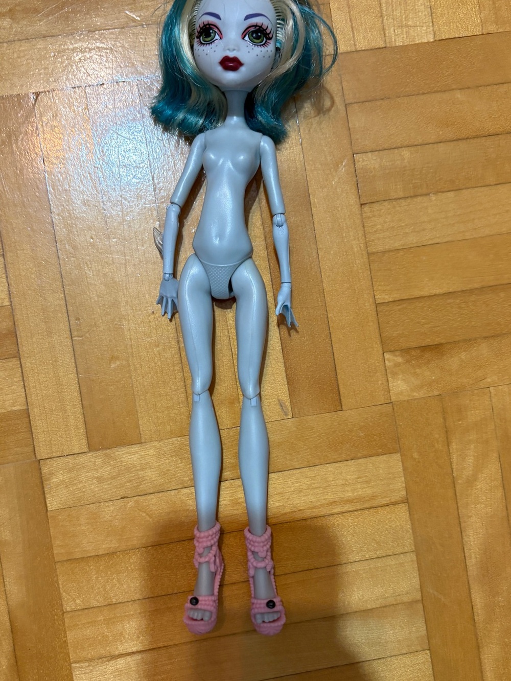 monster high lagoona frights camera action cutted hair